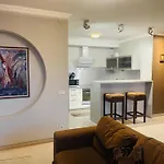 Panoramic Center Apartment *